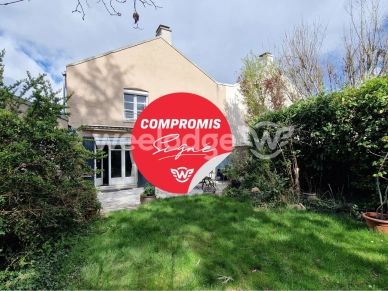 Maison à vendre 5 pièces de 107 m² à Voisins-le-Bretonneux
