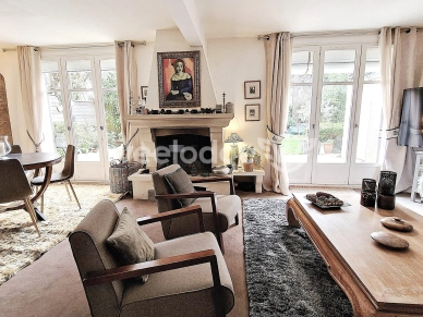 Maison à vendre 5 pièces de 107 m² à Voisins-le-Bretonneux