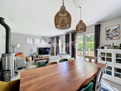 Maison à vendre 6 pièces de 114 m² à Jouy-le-Moutier