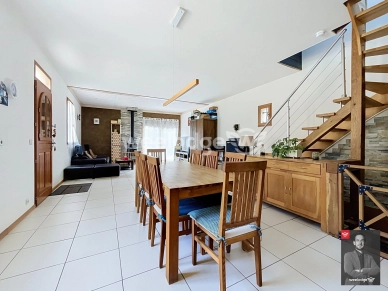 Maison à vendre 7 pièces de 160 m² à Jouy-le-Moutier