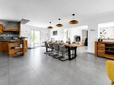 Maison à vendre 8 pièces de 160 m² à Neuf-Mesnil