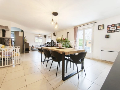 Maison vendu 6 pièces de 120 m² à Rousies