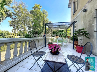 Maison à vendre 10 pièces de 172 m² à Jouy-le-Moutier