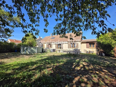Maison à vendre 6 pièces de 122 m² à Bailleau-le-Pin