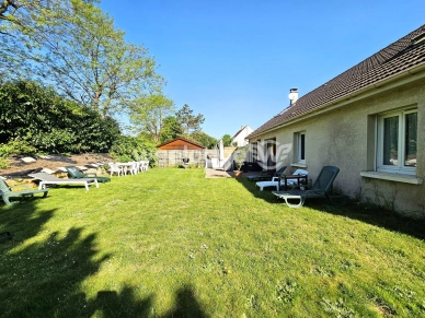Maison à vendre 9 pièces de 220 m² à Éragny