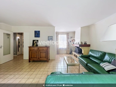 Maison à vendre 6 pièces de 123,77 m² à Jouy-le-Moutier