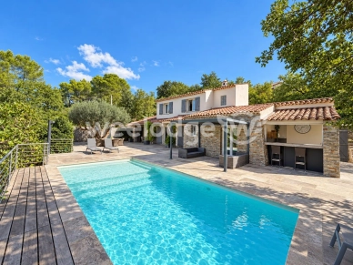 Maison à vendre 8 pièces de 169 m² à Tourrettes
