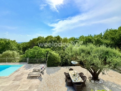 Maison à vendre 8 pièces de 169 m² à Tourrettes