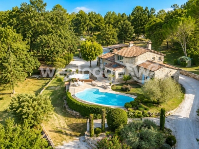 Maison à vendre 9 pièces de 195 m² à Fayence
