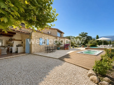 Maison à vendre 9 pièces de 195 m² à Fayence