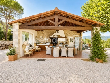 Maison à vendre 9 pièces de 195 m² à Fayence