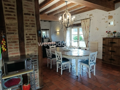Maison à vendre 4 pièces de 93 m² à Saint-Hilaire-sur-Benaize