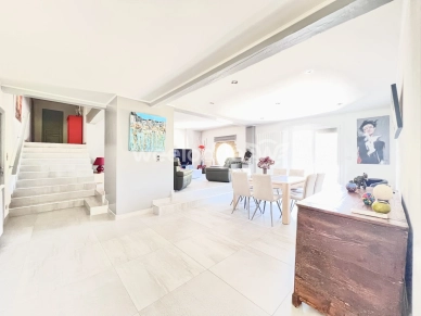 Maison à vendre 6 pièces de 150 m² à Saint-Laurent-des-Arbres
