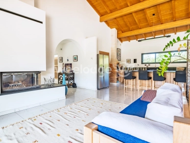 Maison à vendre 6 pièces de 270,56 m² à Urrugne