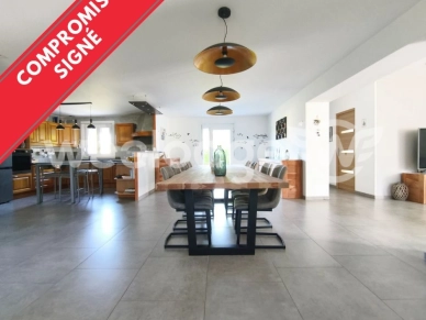 Maison à vendre 8 pièces de 160 m² à Neuf-Mesnil