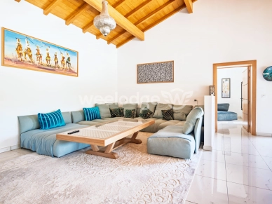 Maison à vendre 6 pièces de 270,56 m² à Urrugne