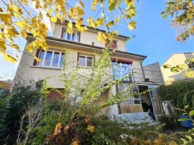 Maison à vendre 8 pièces de 143 m² à Conflans-Sainte-Honorine
