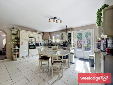 Maison à vendre 7 pièces de 166 m² à Jouy-le-Moutier