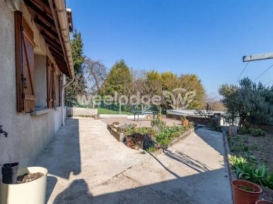 Maison à vendre 7 pièces de 150 m² à Jouy-le-Moutier