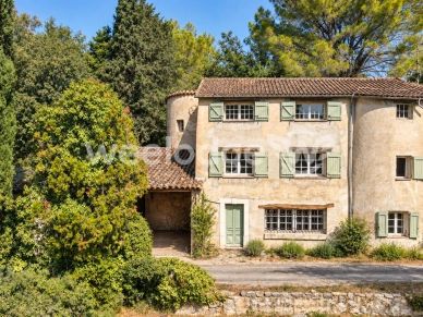 Maison à vendre 15 pièces de 350,6 m² à Tourrettes
