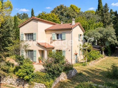 Maison à vendre 15 pièces de 350,6 m² à Tourrettes