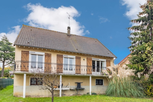 Maison à vendre 5 pièces de 150 m² à Neuville-sur-Oise