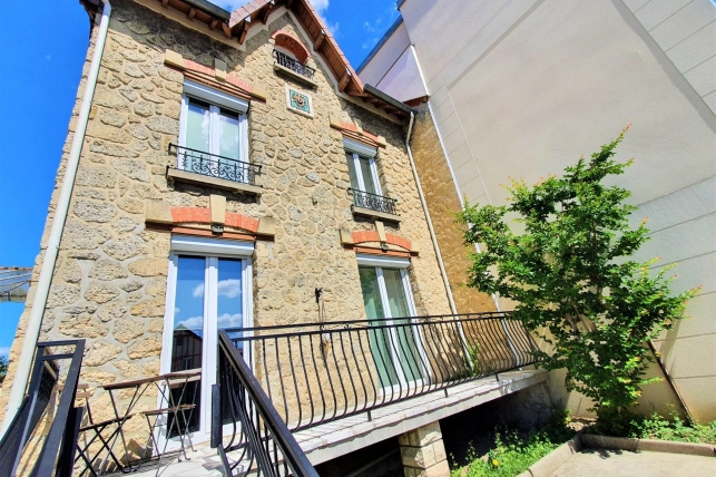 Maison à vendre 5 pièces de 109 m² à Saint-Ouen-l'Aumône