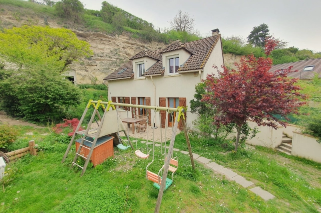 Maison à vendre 6 pièces de 132 m² à Conflans-Sainte-Honorine