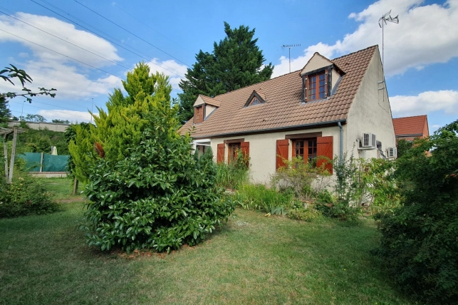 Maison vendu 7 pièces de 135,19 m² à Éragny
