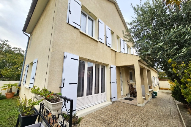 Maison à vendre 6 pièces de 128 m² à Conflans-Sainte-Honorine