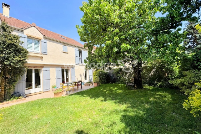 Maison à vendre 7 pièces de 185 m² à Élancourt