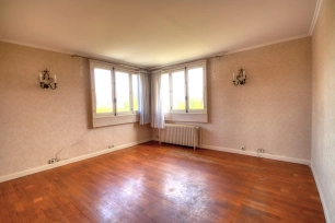 Maison à vendre 5 pièces de 90 m² à Le Mesnil-Saint-Denis