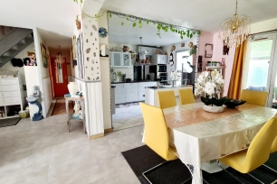 Maison à vendre 9 pièces de 150,91 m² à Méry-sur-Oise