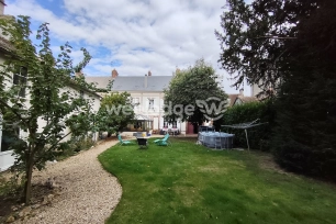 Maison à vendre 10 pièces de 300 m² à Mesnils-sur-Iton