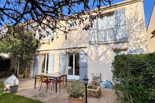 Maison à vendre 7 pièces de 185 m² à Élancourt