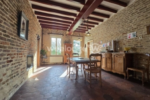 Maison vendu 7 pièces de 164 m² à Charonville