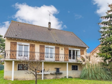 Maison à vendre 5 pièces de 150 m² à Neuville-sur-Oise