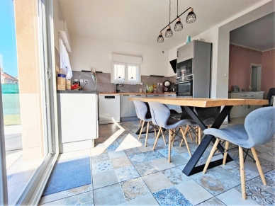 Maison vendu 6 pièces de 109 m² à Denain