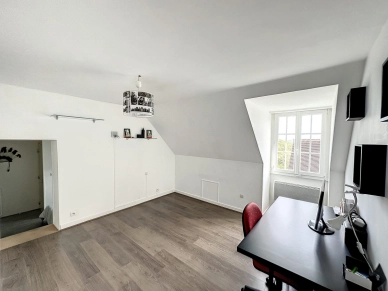 Maison à vendre 6 pièces de 141 m² à Bréançon