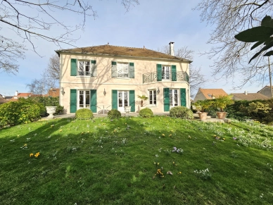 Maison à vendre 8 pièces de 280 m² à Conflans-Sainte-Honorine