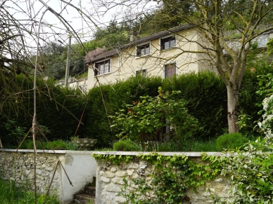 Maison à vendre 6 pièces de 145,95 m² à La Roche-Guyon