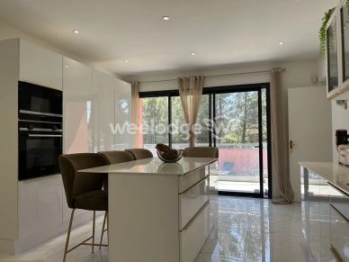 Maison à vendre 8 pièces de 186 m² à Boulbon